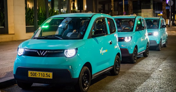 Công ty của ông Phạm Nhật Vượng tung dịch vụ xe điện cỡ nhỏ, giá cước mở cửa 13.750 đồng/km