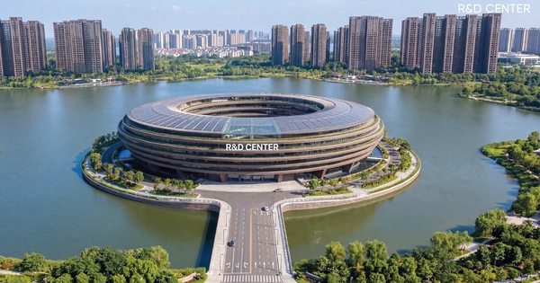 Chuyên gia: Giãn 860.000 dân không chỉ là chuyển chỗ ở đến những tòa cao tầng vô cảm, người dân sẽ tự nguyện di dời khi có những KĐT đáng sống, ổn định công ăn việc làm