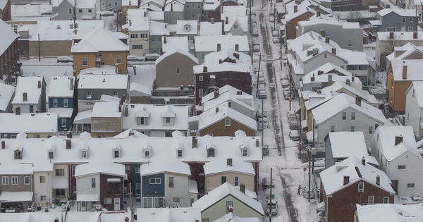 Bão tuyết tàn phá nặng nề, thiệt hại hơn 100 tỷ USD: Hóa đơn năng lượng tăng sốc khiến người dân Mỹ “nghẹt thở”