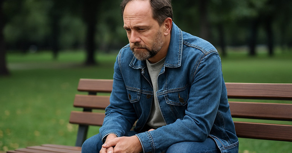 Người Mỹ trung niên rơi vào vòng xoáy cô đơn và căng thẳng