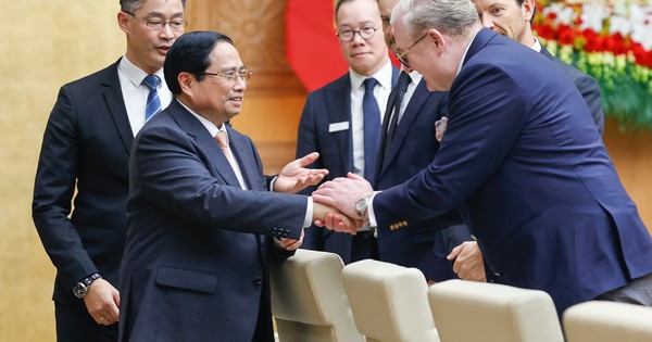 Gặp Thủ tướng, TS Philipp Rösler ấn tượng với chỉ số top đầu thế giới của VN, khẳng định DN sẽ làm 1 việc