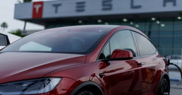 Tesla cho ra mắt phiên bản xe điện Model Y mới