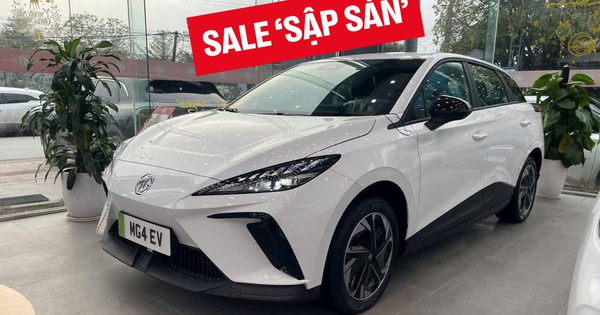 Đại lý xả kho MG4, giảm sốc kỷ lục 328 triệu đồng: Giá thực tế chỉ 620 triệu, rẻ ngang Kia Sonet, đấu Mitsubishi Xforce