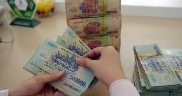 Tăng mạnh tiền lương, thưởng Tết