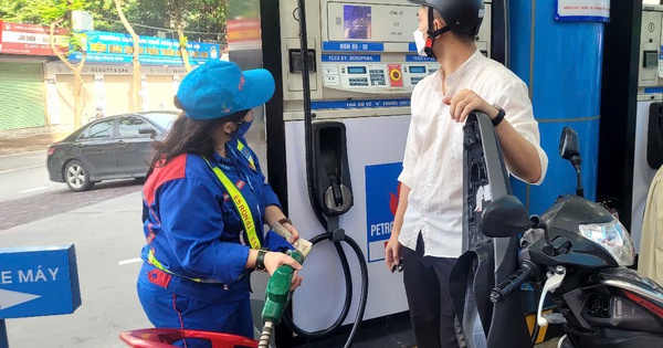 Giá xăng dầu đồng loạt tăng, RON 95 lên gần 19.000 đồng/lít