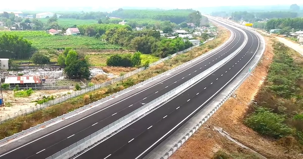 Cận cảnh cao tốc kết nối TPHCM với Đồng Nai sẽ thông xe trước Tết Nguyên đán