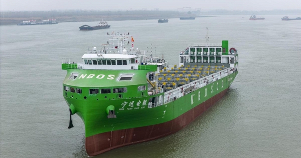 Xuất hiện "quái vật" trọng tải 10.000 tấn ngoài khơi, sở hữu "dị năng": Trên thế giới chưa có đối thủ