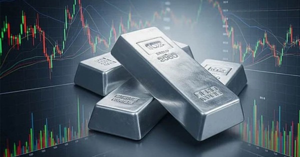 Giá bạc giảm sâu 40% từ đỉnh, quỹ bạc lớn nhất thế giới bán ra 260 tấn trong 3 ngày