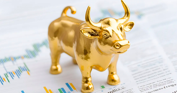 Nhiều ngân hàng lớn lên tiếng: Vàng vẫn còn vài lần lập đỉnh, giá 'lên rồi lại xuống' chỉ là điều chỉnh tạm thời trong chu kỳ tăng giá dài hạn