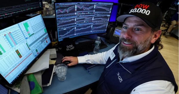 Chứng khoán Mỹ xanh mướt, Dow Jones tăng dựng đứng 1.200 điểm, lập kỷ lục chưa từng có 50.000 điểm: Chuyện gì đang xảy ra?