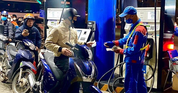 Hơn 20 thương nhân phân phối xăng dầu rút khỏi thị trường: Bộ Công Thương nói gì?