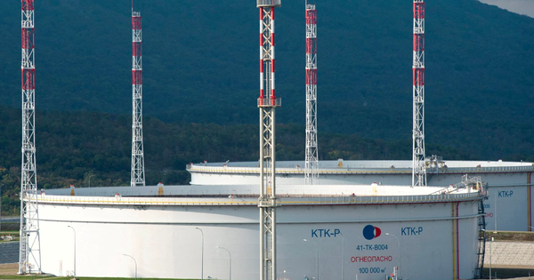 Ấn Độ tuyên bố dừng mua dầu Nga