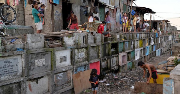 Câu chuyện của 6.000 người sống giữa nghĩa trang: Người chết và người sống cùng "cộng sinh" như thế nào?