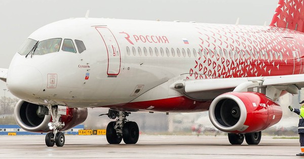 Trung Quốc lên tiếng giúp Cuba, Nga chuẩn bị sơ tán du khách