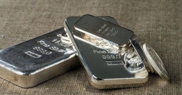 Quỹ bạc lớn nhất thế giới “quay xe” bán ra 70 tấn