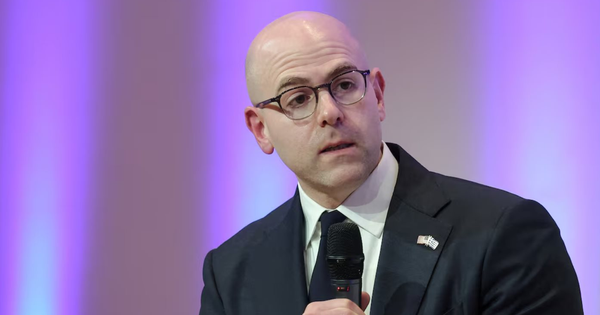 Quan chức Fed thúc giục cắt giảm lãi suất mạnh tay, cảnh báo mối nguy với nền kinh tế Mỹ ngoài lạm phát