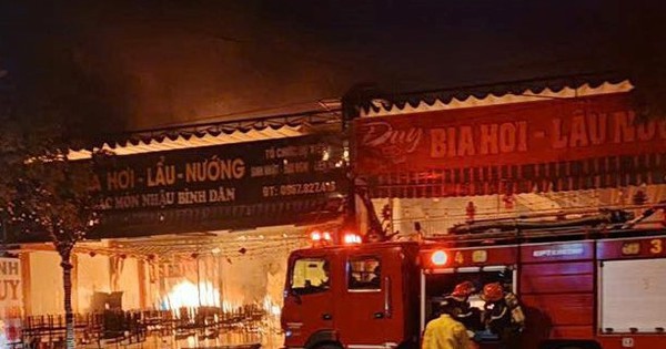 Cháy lớn tại nhà hàng, nam nhân viên trẻ tuổi mắc kẹt tử vong