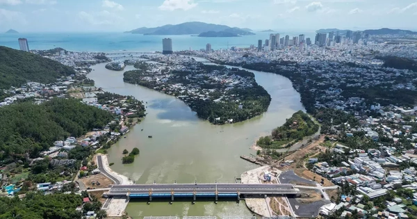 Cho xe lưu thông trên cầu đập ngăn mặn sông Cái Nha Trang từ 13-2