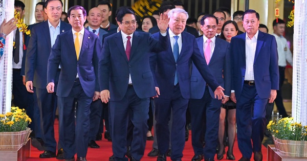 Thủ tướng: Biến những "cơ hội mùa Xuân" thành "thắng lợi của cả năm"