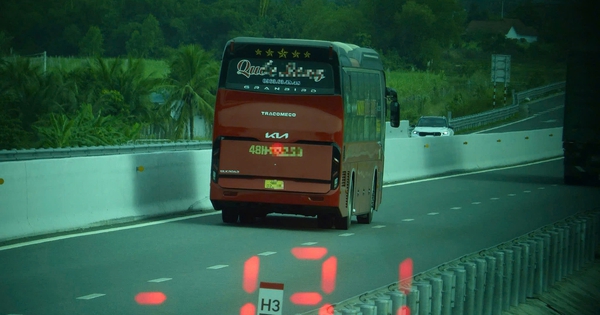 3 ngày, 250 xe khách vi phạm tốc độ trên đường cao tốc TPHCM - Vân Phong