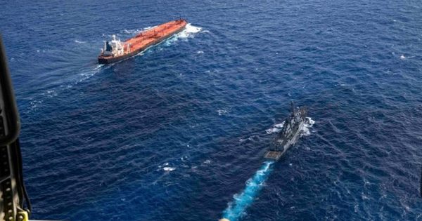 Theo dõi quãng đường liên tục, Mỹ chặt bắt trong đêm tàu chở dầu mang cờ Panama nhưng chở 1,9 triệu thùng dầu từ Venezuela