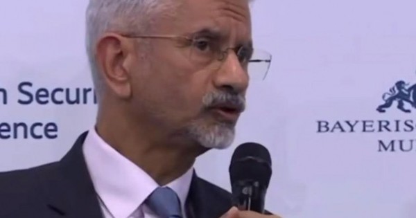 Ấn Độ tuyên bố cam kết độc lập trong việc mua dầu Nga