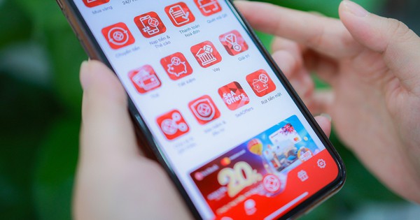 Nhiều ngân hàng đua nhau thu hút tiền gửi của khách trong dịp Tết