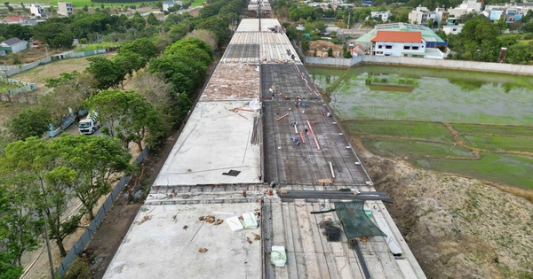 Diện mạo tuyến đường 13.900 tỷ đồng nối cao tốc ở TP.HCM sau 1 năm thi công