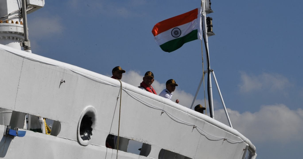 Một 'khách sộp' của Nga bất ngờ vây bắt 3 tàu chở dầu, Moscow lọt tầm ngắm