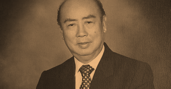 Tỷ phú gốc Hoa đào tạo người kế nghiệp bằng cách đưa con nhỏ đi họp cùng