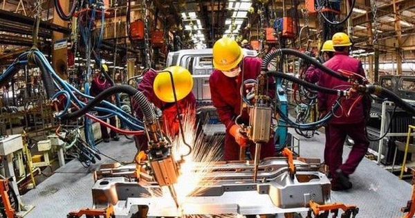 Mục tiêu tăng trưởng 2 con số: Thời điểm của những quyết sách lớn