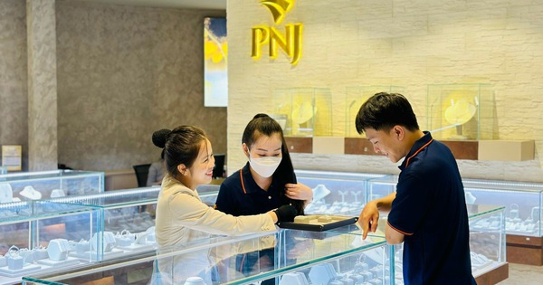 Sáng mùng 2 Tết, giá vàng miếng SJC, vàng nhẫn giảm tiếp