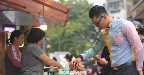 Chợ Hà Nội nhộn nhịp ngày lễ hóa vàng mùng 3 Tết