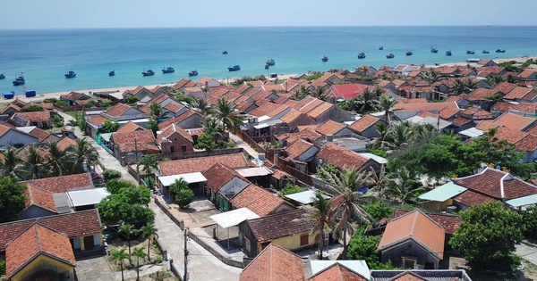 Độc đáo ngôi làng '100% nhà lợp mái đỏ' bên biển Đắk Lắk