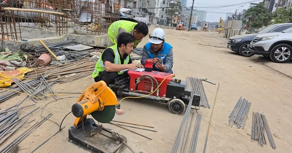 Hà Nội: Công nhân làm việc xuyên Tết trên công trường Vành đai 1