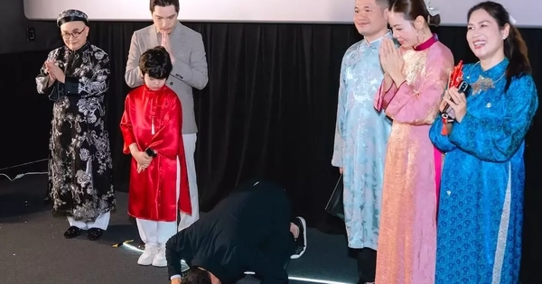 Nhìn từ việc CEO người Hàn Quốc quỳ lạy khán giả Việt Nam