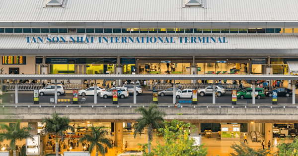 Mùng 5 Tết, sân bay Tân Sơn Nhất tiếp tục đón lượng khách kỷ lục