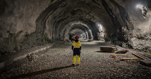 Choáng ngợp trước hầm đường bộ dưới biển dài và sâu nhất thế giới