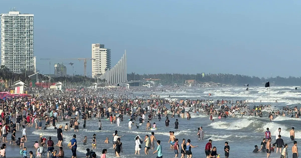 Du khách nườm nượp kéo về biển Vũng Tàu, khách sạn, nhà nghỉ quá tải