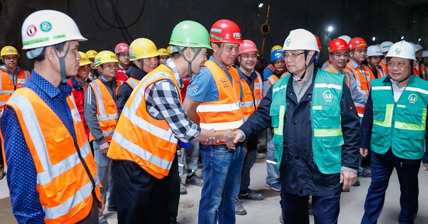 Thủ tướng chỉ đạo VNR: Hà Nội 10 năm tới phải hoàn thành 600km đường sắt đô thị, tốc độ gấp 60 lần