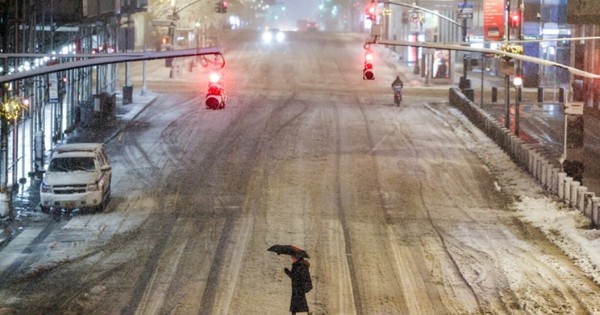 New York phong tỏa đường phố, đối diện với hiện tượng thiên nhiên tồi tệ chưa từng có trong suốt thập kỷ