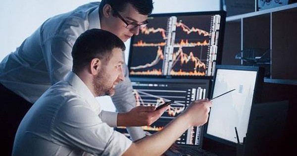 Phiên 24/2: Khối ngoại bán mạnh FPT, ngược dòng "tung" hơn 1.000 tỷ gom một cổ phiếu bluechip