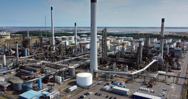 Ngành lọc dầu của một quốc gia châu Âu đứng trước nguy cơ bị xóa sổ hoàn toàn