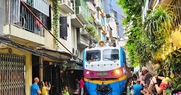 Giảm chạy tàu qua phố cà phê đường tàu Hà Nội