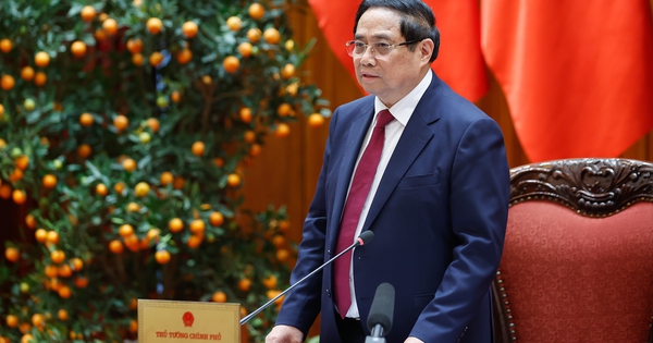 Thủ tướng: Bảo đảm tiếp cận bình đẳng các dịch vụ tài chính ngân hàng, không để ai bị bỏ lại phía sau