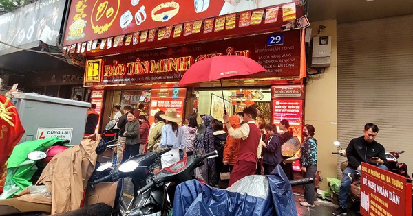 Vàng, bạc "cháy" hàng