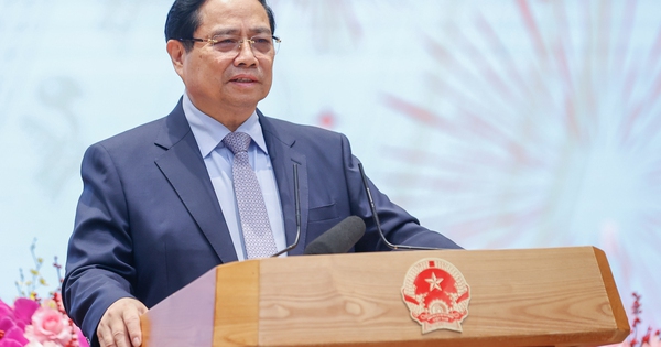 Thủ tướng chỉ đạo "làm việc sớm, vào việc ngay" để đạt tăng trưởng 10% trở lên