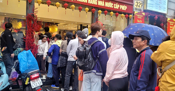 Thị trường vàng, bạc tiếp tục nóng