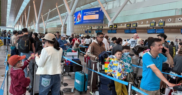 Sân bay Tân Sơn Nhất đón gần 1,4 triệu lượt khách dịp Tết Bính Ngọ