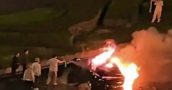 Tài xế tử vong trên xe điện Xiaomi bị cháy do không mở được cửa